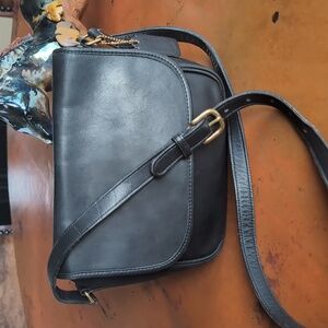 VINTAGE Coach 🖤Black Leather Tailored Pouch Leather Crossbody Made- NYC
